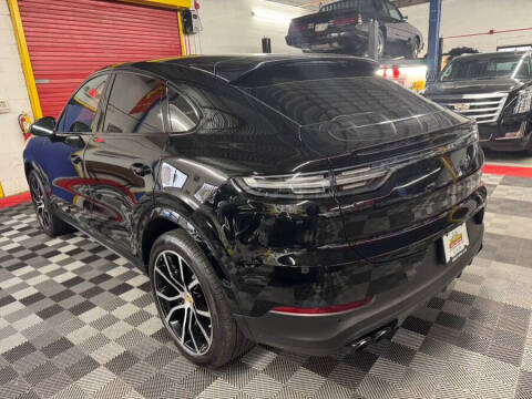 2022 Porsche Cayenne S Coupe Platinum Edition