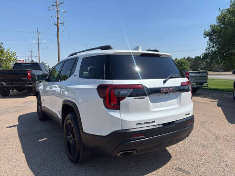 2022 GMC Acadia SLT