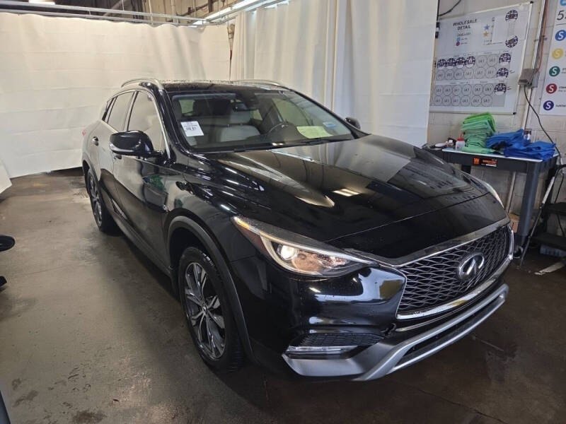 2017 Infiniti QX30 Premium