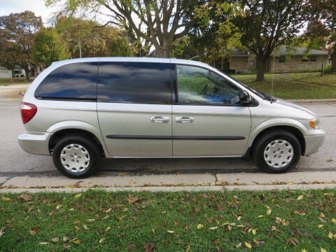 2004 Chrysler Town and Country Family Value