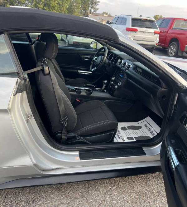 2015 Ford Mustang V6