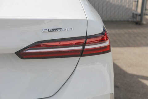 2024 BMW i5 eDrive40