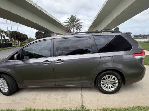 2011 Toyota Sienna XLE 8-Passenger