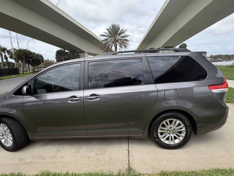 2011 Toyota Sienna XLE 8-Passenger