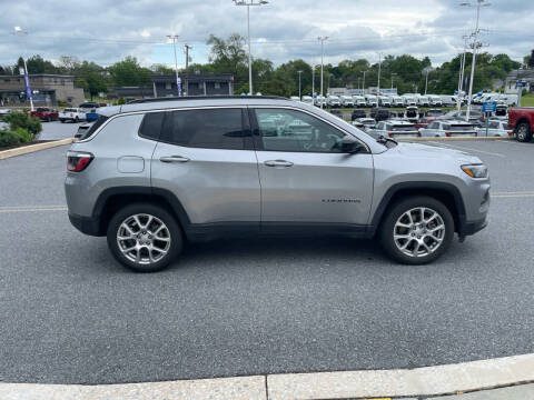 2023 Jeep Compass Latitude Lux