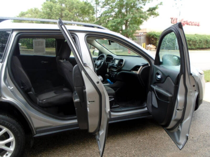 2016 Jeep Cherokee Sport