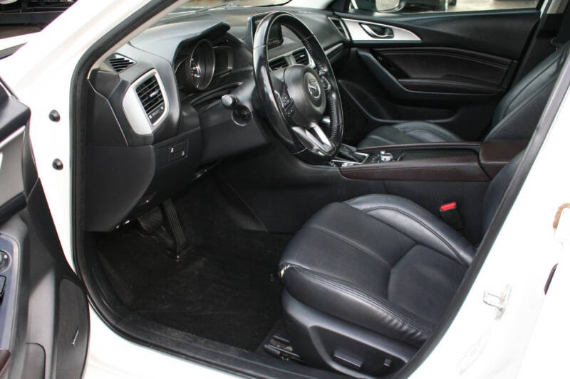 2018 Mazda MAZDA3 Touring