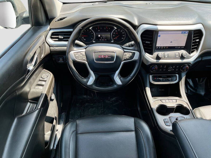 2022 GMC Acadia SLT