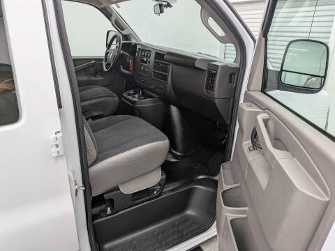 2025 GMC Savana 2500