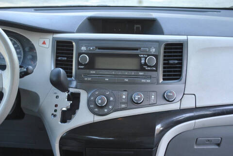 2011 Toyota Sienna Base 7-Passenger