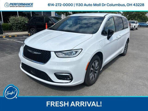 2026 Chrysler Pacifica Plug-In Hybrid Select