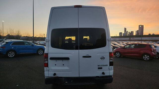 2016 Nissan NV