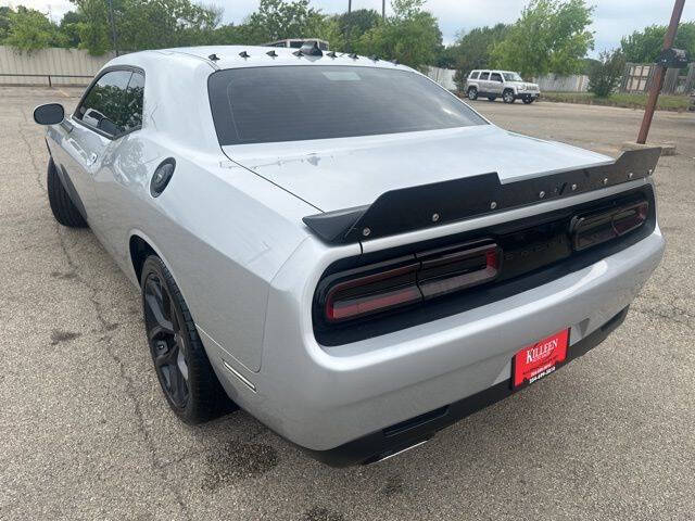 2022 Dodge Challenger SXT