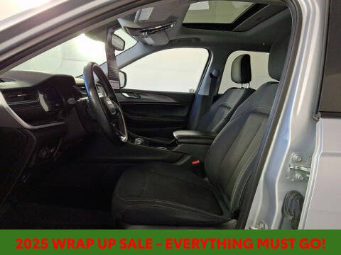 2022 Jeep Grand Cherokee L Laredo