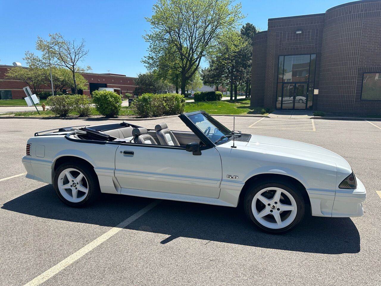 1992 Ford Mustang 12