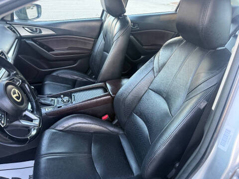 2017 Mazda MAZDA3 Touring