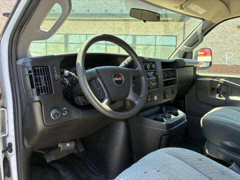 2017 GMC Savana 2500