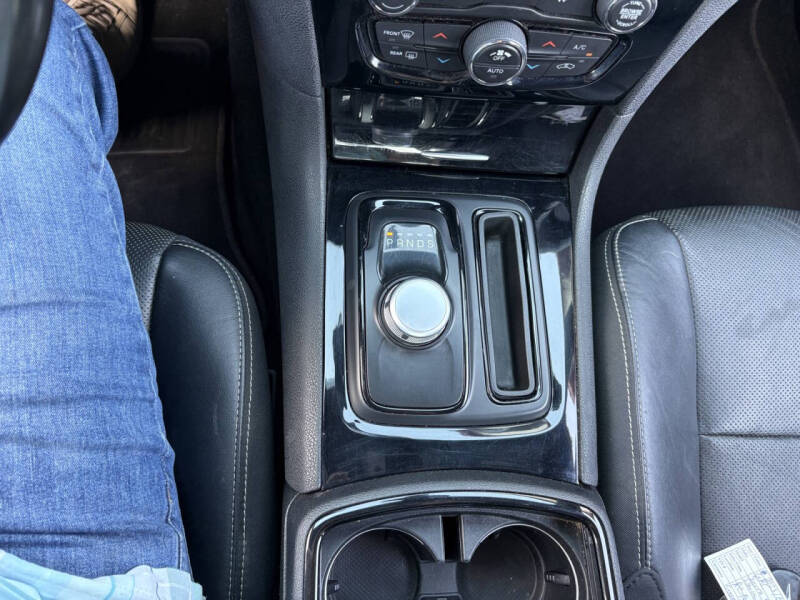 2019 Chrysler 300 S