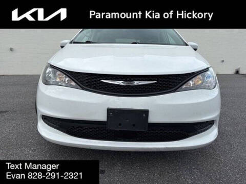 2023 Chrysler Voyager LX