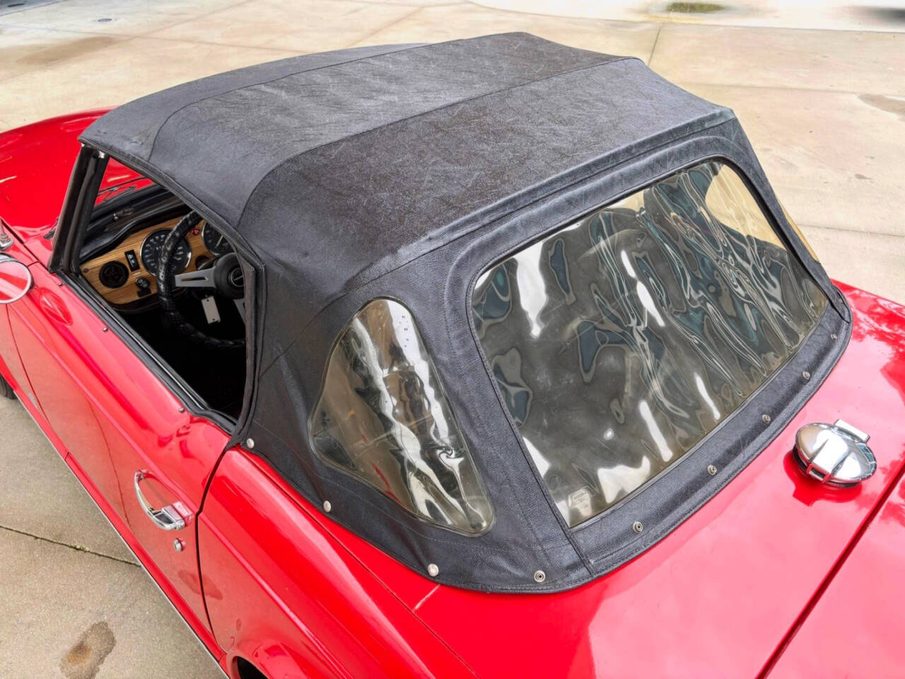 1976 Triumph TR6 24
