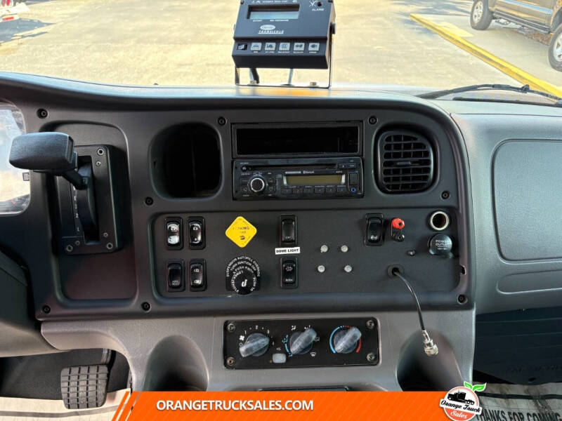 2017 Freightliner M2 106