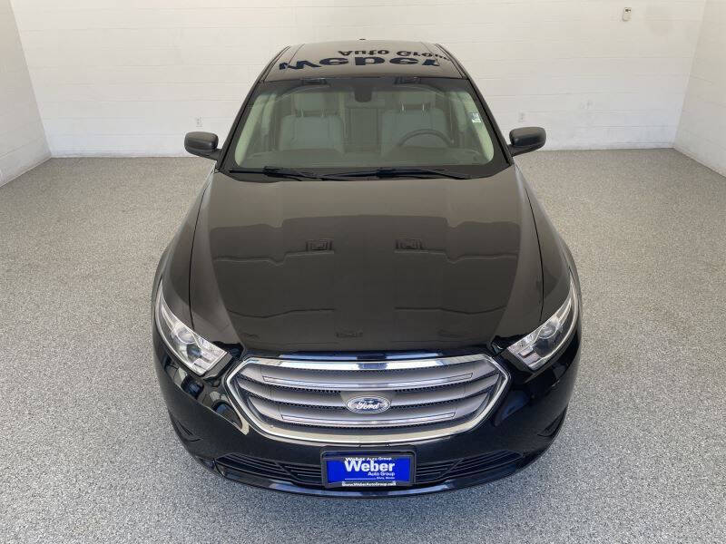 2017 Ford Taurus SE