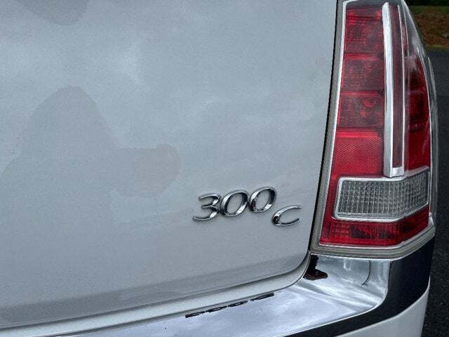 2013 Chrysler 300 9