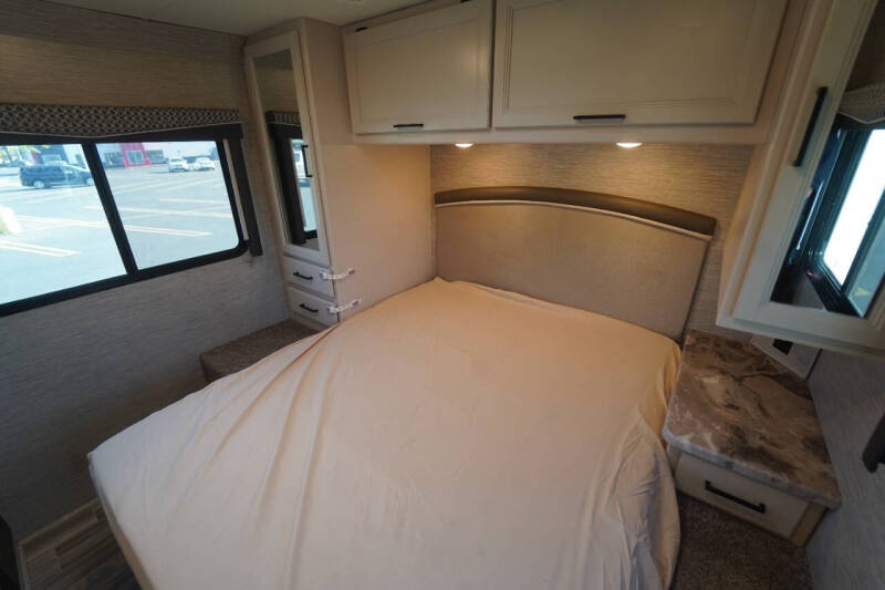 2021 Thor Motor Coach Four Winds