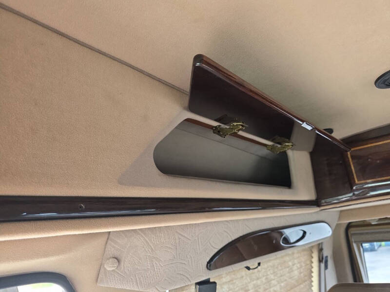 2003 Ford E-Series E-250 SD