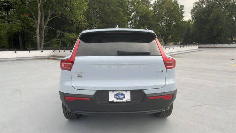 2026 Volvo XC40 B5 Plus