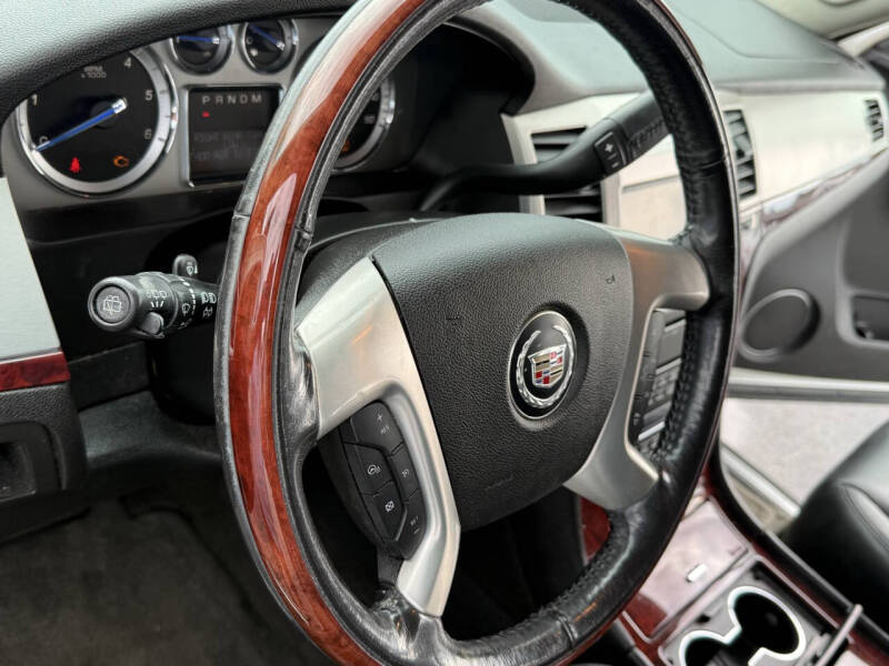 2010 Cadillac Escalade Luxury