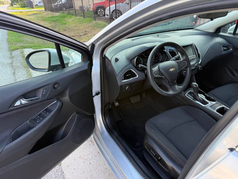 2017 Chevrolet Cruze LT Auto