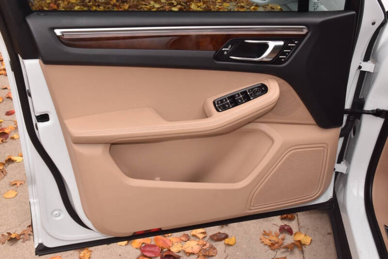 2023 Porsche Macan S