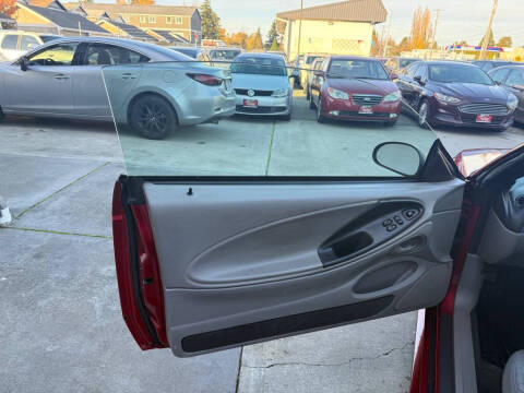 2004 Ford Mustang GT Deluxe