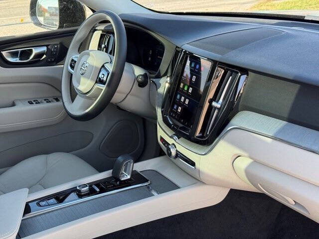 2025 Volvo XC60 T8 Plus Dark Theme