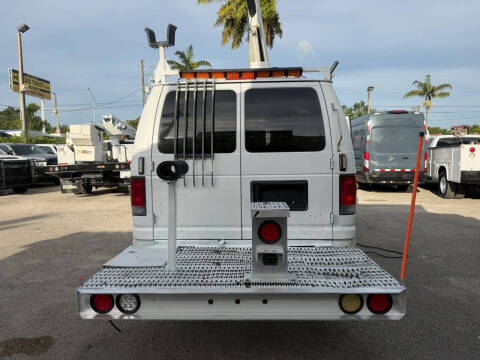 2013 Ford E-Series E-350 SD