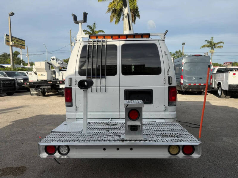 2013 Ford E-Series E-350 SD