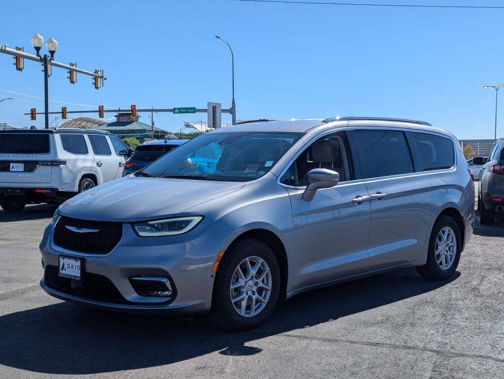 2021 Chrysler Pacifica for sale at Axio Auto Boise in Boise, ID