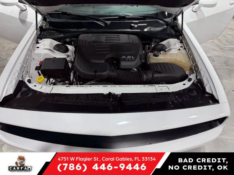 2015 Dodge Challenger SXT Plus