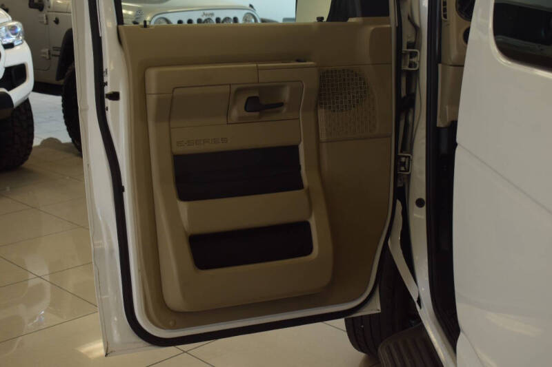 2014 Ford E-Series E-350 SD XLT