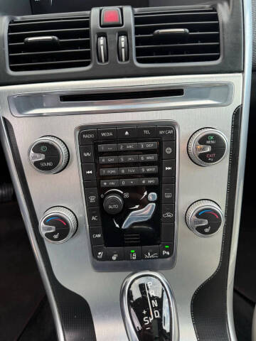 2015 Volvo XC60 T6 Platinum