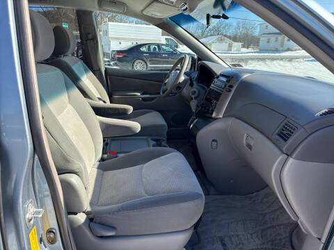 2007 Toyota Sienna LE 8-Passenger