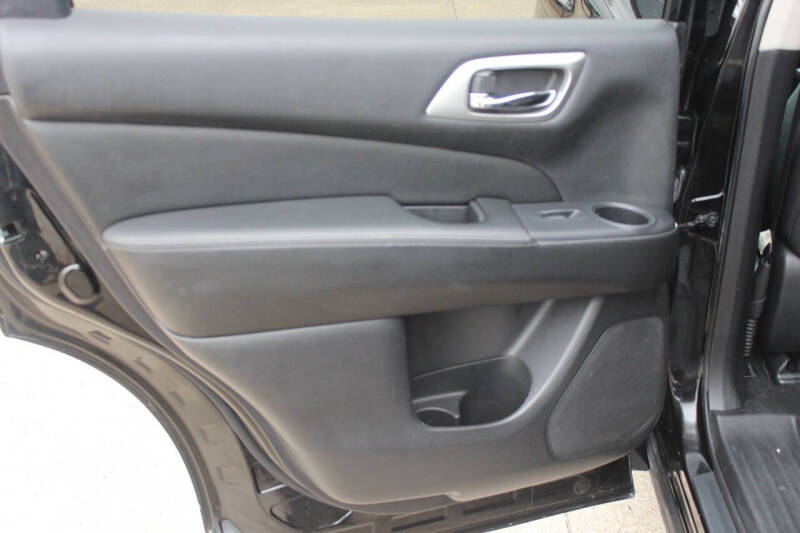 2019 Nissan Pathfinder S
