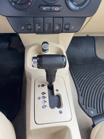 2010 Volkswagen New Beetle