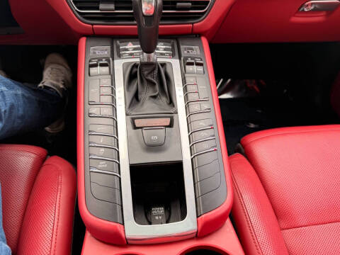 2020 Porsche Macan Turbo