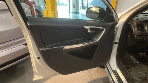 2018 Volvo V60 Cross Country T5 Premier