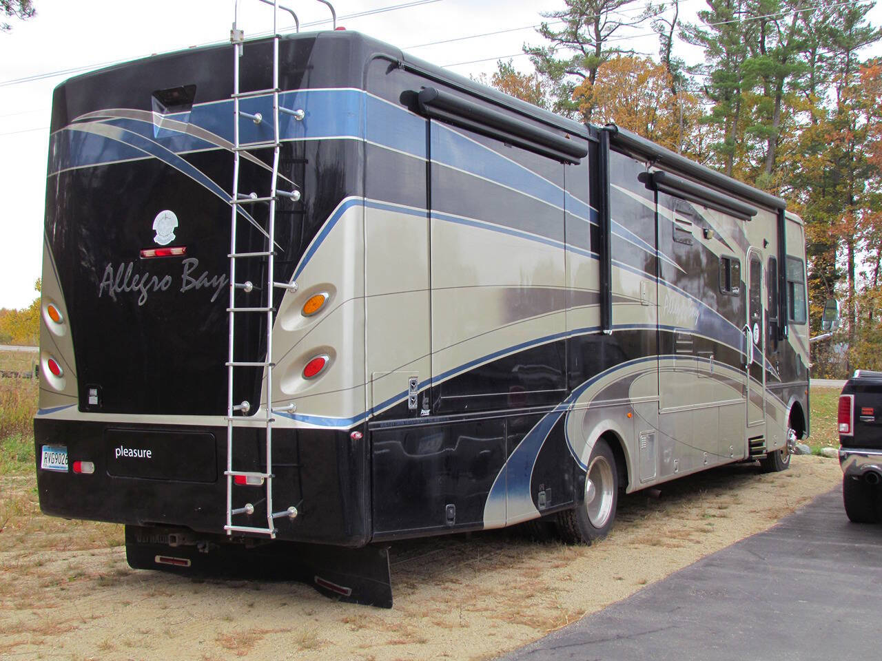 2007 Tiffin ALLEGRO BAY for sale at CAT CREEK AUTO in Menahga, MN