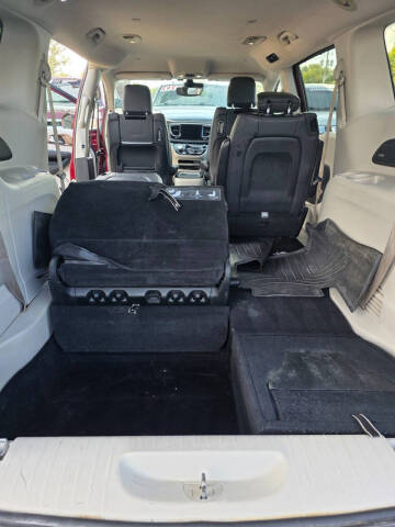 2017 Chrysler Pacifica Touring-L Plus