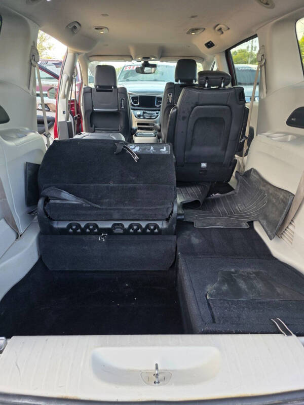 2017 Chrysler Pacifica Touring-L Plus