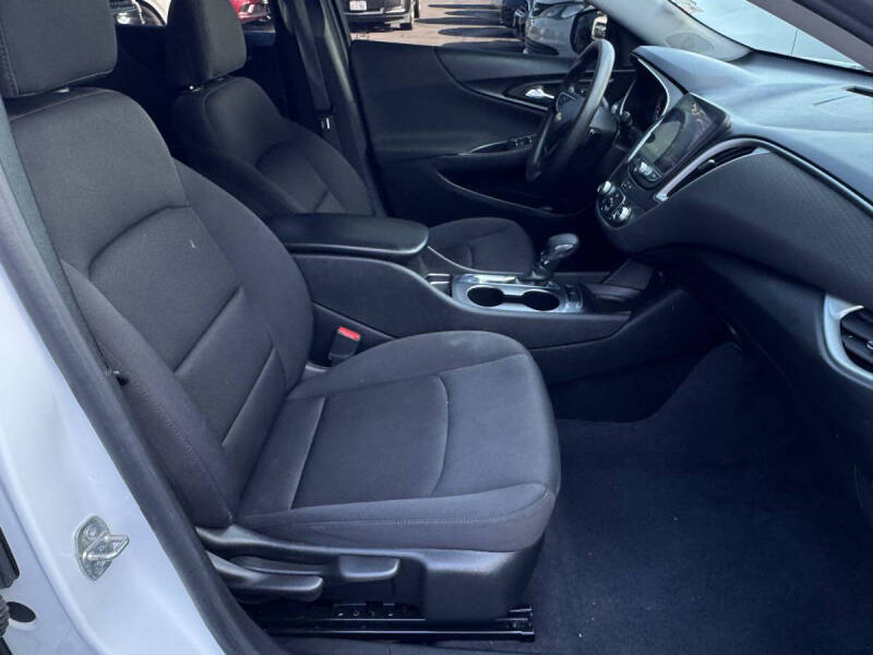 2022 Chevrolet Malibu LS